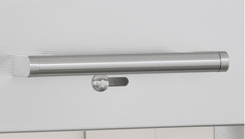 Adjustable air inlet integrated in the door